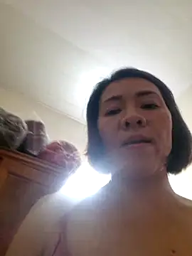 Snapshot of Hailey_babe chatting on 10-15-25, 01:44 Hailey babe online show from 10-15-25, 01:44