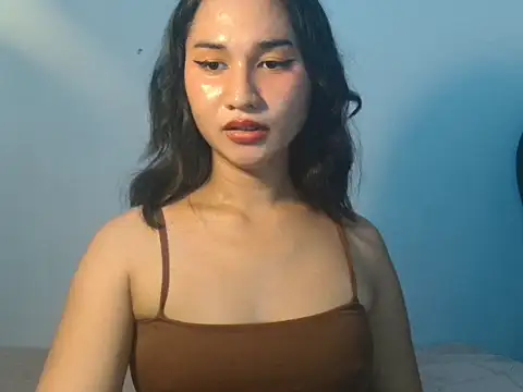 Snapshot of lava_lux chatting on 07-18-26, 04:11 lava lux online show from 07-18-26, 04:11