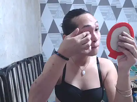 Wiynwyn Delamerced1989 online show from 12-14-25, 10:14