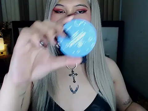 Snapshot of NaomiSmall chatting on 09-11-25, 09:20 NaomiSmall online show from 09-11-25, 09:20