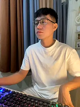 xshyboyx online show from 10-29-25, 03:36