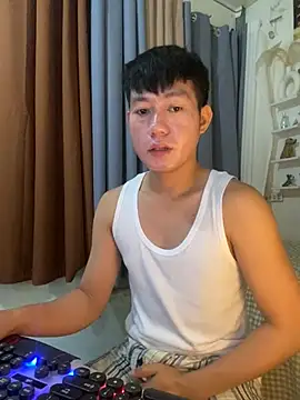 xshyboyx online show from 02-06-26, 03:00