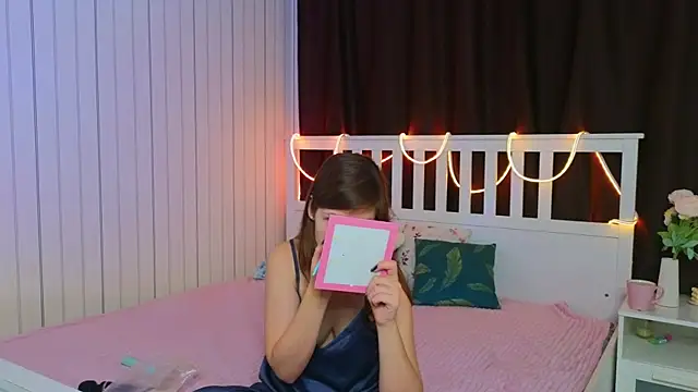 BeatrixCarIeton online show from 11-29-25, 07:17