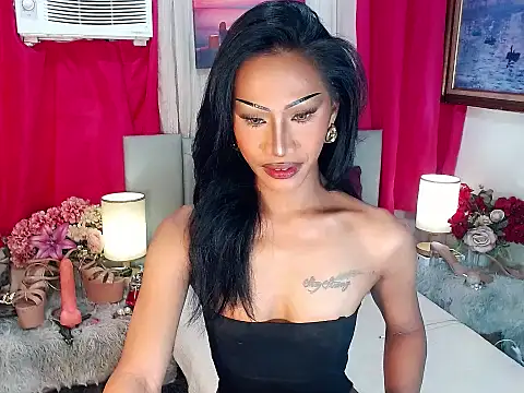 sassylatina online show from 12-19-25, 01:56