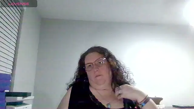 Snapshot of emberlynnix chatting on 07-20-26, 05:55 emberlynnix online show from 07-20-26, 05:55