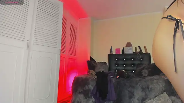 Draculairis online show from 09-19-25, 02:18