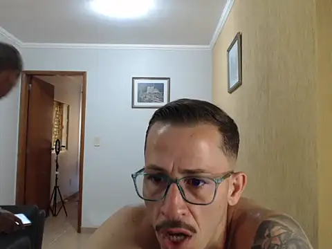 Snapshot of campari800 chatting on 01-13-26, 06:35 campari800 online show from 01-13-26, 06:35