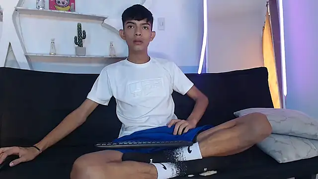 PRETTY SEX1 online show from 10-10-25, 01:32