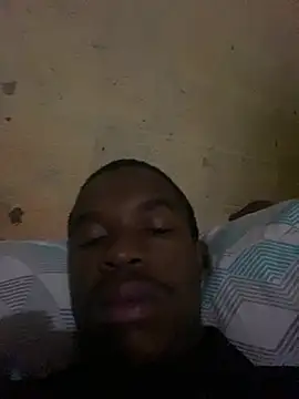 Snapshot of Minathi25410 chatting on 04-15-26, 02:40 Minathi25410 online show from 04-15-26, 02:40
