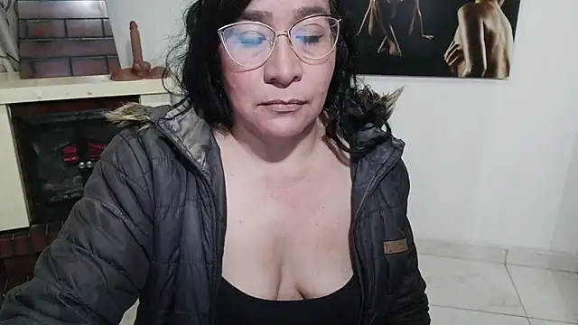 Snapshot of Grace_mature_milf chatting on 02-17-26, 01:13 Grace mature milf online show from 02-17-26, 01:13