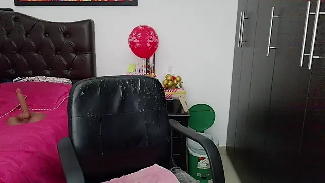 Snapshot of Grace_mature_milf chatting on 06-14-26, 09:55 Grace mature milf online show from 06-14-26, 09:55