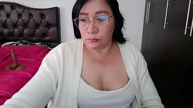 Snapshot of Grace_mature_milf chatting on 06-26-26, 12:09 Grace mature milf online show from 06-26-26, 12:09