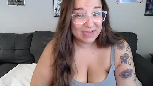 Snapshot of MoonBalloons chatting on 09-13-25, 06:29 MoonBalloons online show from 09-13-25, 06:29