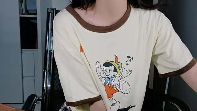 Snapshot of Ryeon_99 chatting on 02-22-26, 02:26 Ryeon 99 online show from 02-22-26, 02:26