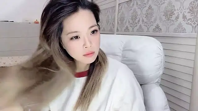 Holiland online show from 10-22-25, 01:17