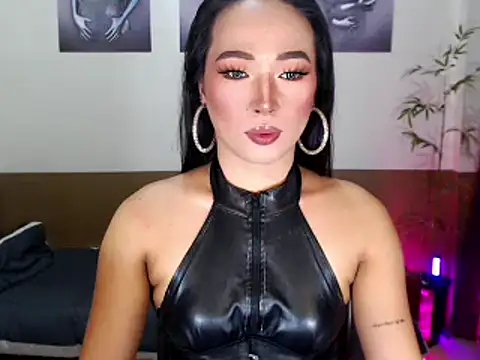 Snapshot of Spicy_kinky chatting on 04-26-26, 05:21 Spicy kinky online show from 04-26-26, 05:21
