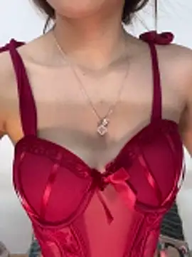 Snapshot of Sieww- chatting on 05-17-26, 07:28 Sieww- online show from 05-17-26, 07:28