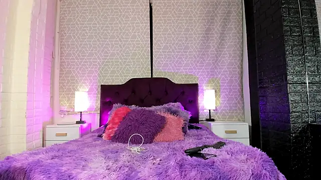 Zamara Kleii online show from 12-14-25, 04:51