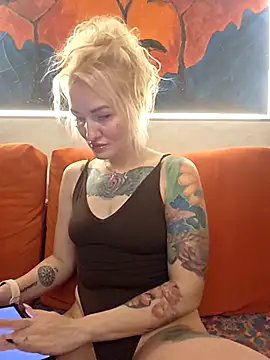 Snapshot of KateMonroe chatting on 04-24-26, 08:55 KateMonroe online show from 04-24-26, 08:55