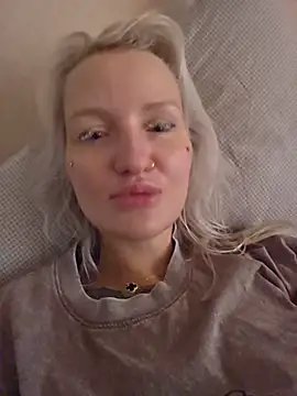 Snapshot of KateMonroe chatting on 07-25-26, 07:50 KateMonroe online show from 07-25-26, 07:50