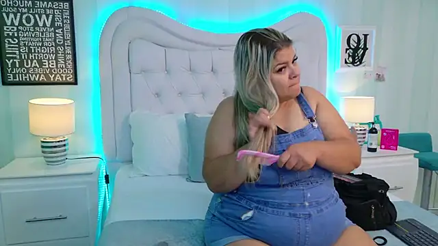 KiimBrooks online show from 11-24-25, 10:59