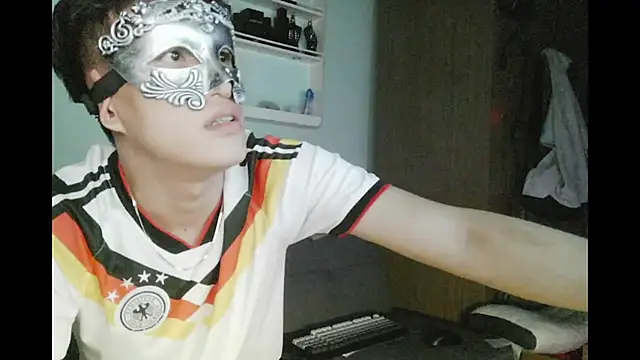 Snapshot of boyhigh1997 chatting on 06-19-26, 10:52 boyhigh1997 online show from 06-19-26, 10:52