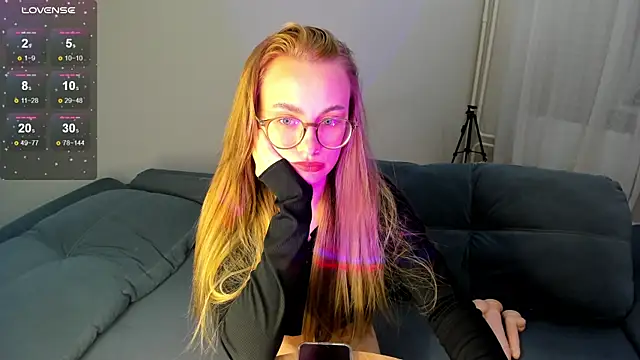 MewStella online show from 09-28-25, 04:56