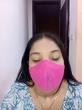 Snapshot of Cute_Rakhi8 chatting on 06-25-26, 05:23 Cute Rakhi8 online show from 06-25-26, 05:23