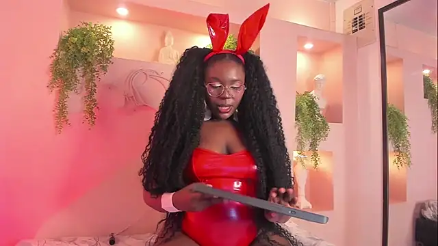 Snapshot of NanyMoreno chatting on 10-31-25, 01:23 NanyMoreno online show from 10-31-25, 01:23