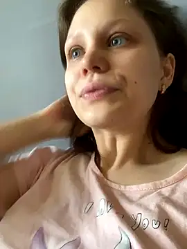 Snapshot of Lunliss chatting on 09-27-25, 09:36 Lunliss online show from 09-27-25, 09:36