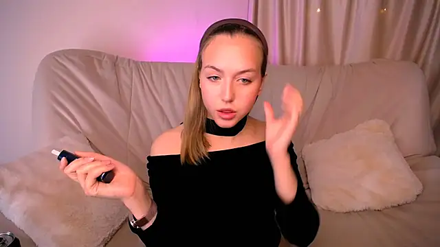 Snapshot of CindySparkl chatting on 05-10-26, 06:18 CindySparkl online show from 05-10-26, 06:18