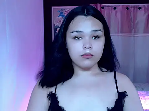 Snapshot of millany69 chatting on 06-12-26, 07:51 millany69 online show from 06-12-26, 07:51