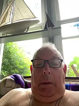 Snapshot of CharlieWeaver22 chatting on 06-28-26, 10:43 CharlieWeaver22 online show from 06-28-26, 10:43