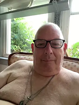 Snapshot of CharlieWeaver22 chatting on 07-01-26, 10:39 CharlieWeaver22 online show from 07-01-26, 10:39