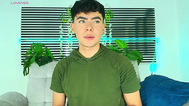 CamiiGuzmanX online show from 01-14-26, 08:14