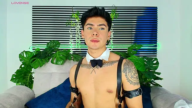 CamiiGuzmanX online show from 03-03-26, 09:21