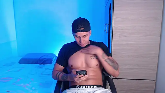 valentinosex1 online show from 07-08-26, 12:59