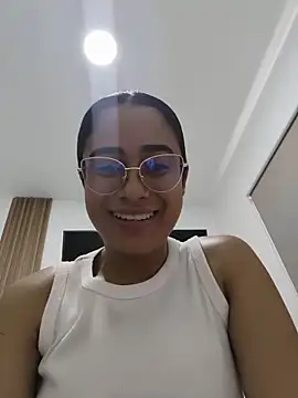Snapshot of Daislalezma chatting on 06-22-26, 09:23 Daislalezma online show from 06-22-26, 09:23