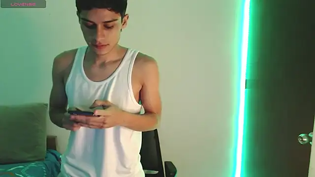 axel davis  online show from 10-12-25, 03:49