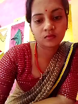 Snapshot of Hot_bbbb chatting on 06-01-26, 07:54 Hot bbbb online show from 06-01-26, 07:54