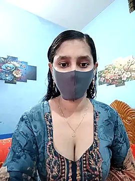 Snapshot of Cute_Faria chatting on 04-30-26, 04:08 Cute Faria online show from 04-30-26, 04:08