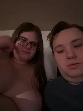 Snapshot of CurvyPaar2 chatting on 01-31-26, 08:18 CurvyPaar2 online show from 01-31-26, 08:18