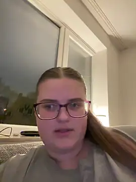 Snapshot of CurvyPaar2 chatting on 02-11-26, 06:57 CurvyPaar2 online show from 02-11-26, 06:57