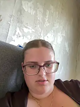 Snapshot of CurvyPaar2 chatting on 06-24-26, 12:15 CurvyPaar2 online show from 06-24-26, 12:15