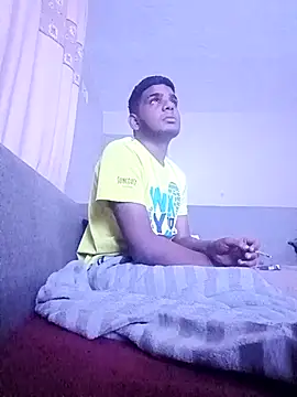 Snapshot of Official_loverboi chatting on 10-04-25, 09:46 Official loverboi online show from 10-04-25, 09:46