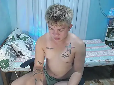 Snapshot of Fuckboii_intown chatting on 10-03-25, 09:28 Fuckboii intown online show from 10-03-25, 09:28