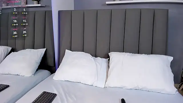 anagil  online show from 11-28-25, 01:47