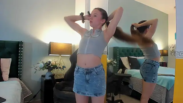 Snapshot of VioletaNova chatting on 05-20-26, 10:54 VioletaNova online show from 05-20-26, 10:54