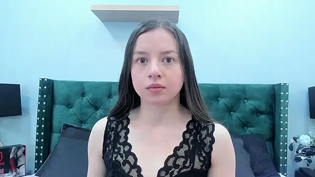 Snapshot of VioletaNova chatting on 06-26-26, 12:31 VioletaNova online show from 06-26-26, 12:31