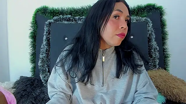 Adrianna Arias online show from 12-20-25, 11:06